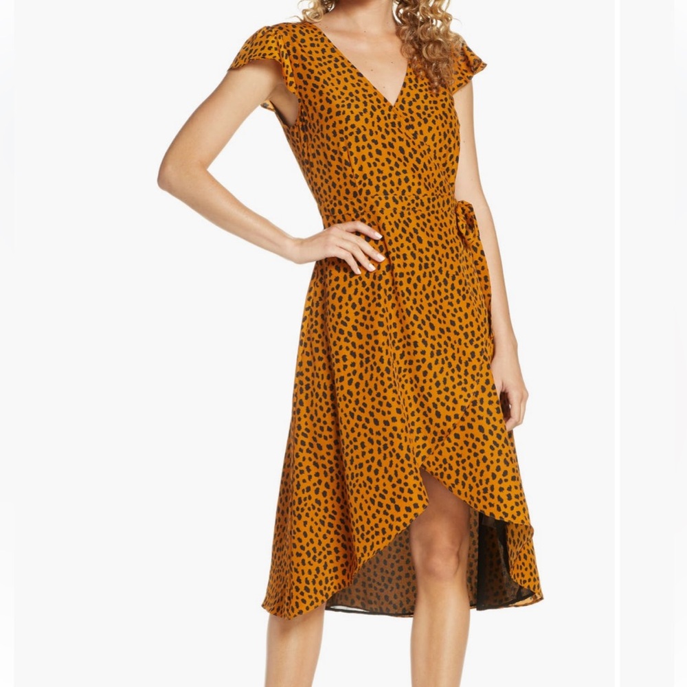 BB Dakota Wrap Leopard Print Vneck Dress. Short Sleeves. Perfect condition. Sz M